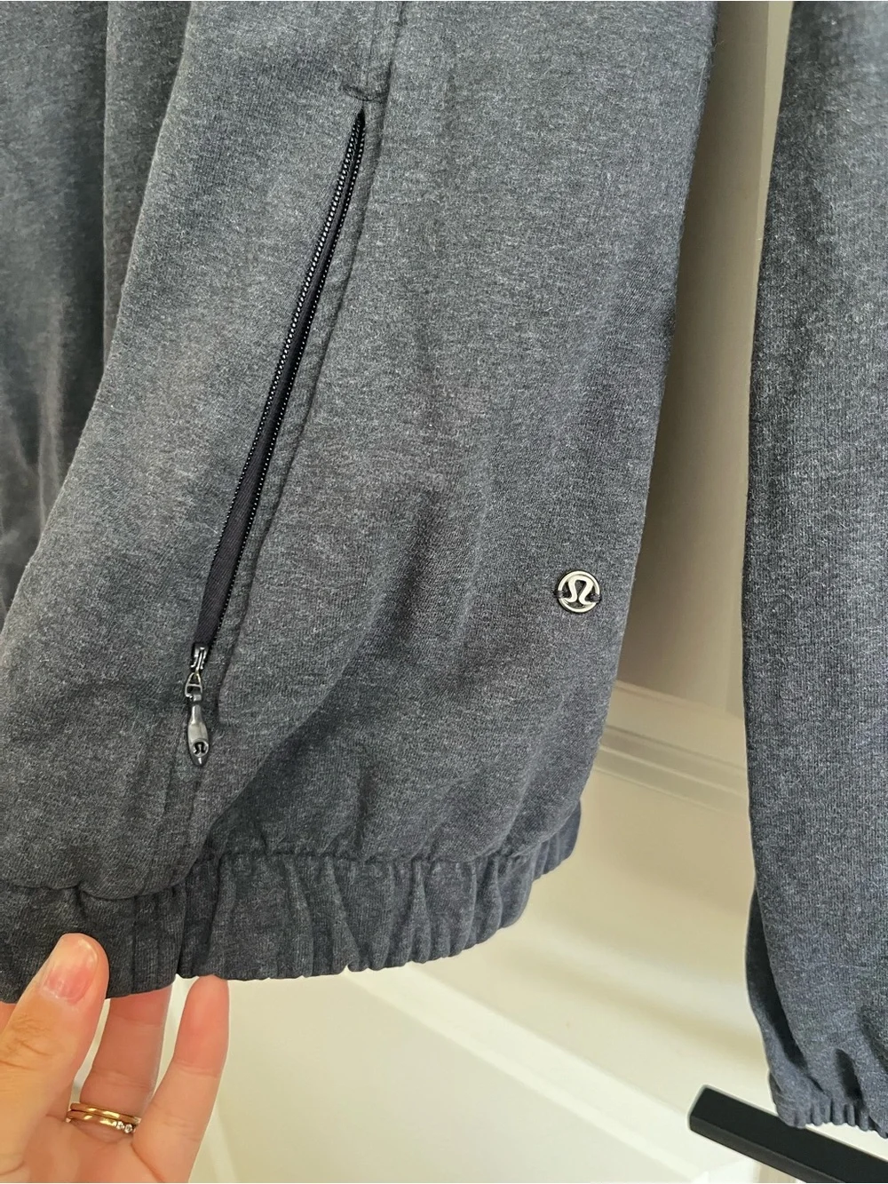 Lululemon Athletica Mock neck sweatshirt Sz 8